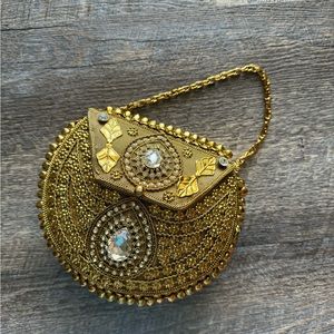 Gold clutch